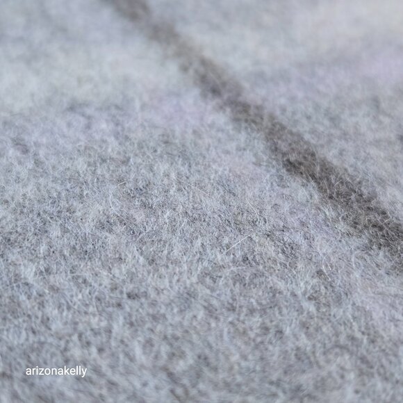 100% Cashmere Fringe Scarf Lavender and Grey Plaid Louisa Perini - Picture 7 of 10